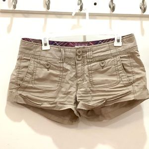 Cute low rise tan cargo shorts